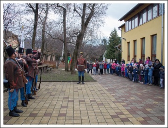 Budakeszi iskoláiban és óvodáiban március idusán (fotó: Turi András)
