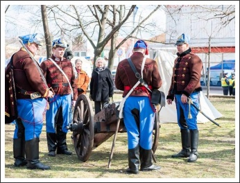 Váci nyargaló tüzérek Csepelen