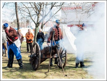 Váci nyargaló tüzérek Csepelen