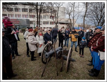Váci nyargaló tüzérek Csepelen