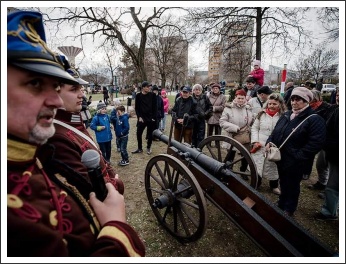 Váci nyargaló tüzérek Csepelen