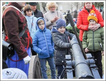 Váci nyargaló tüzérek Csepelen