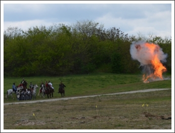 Kiképzés és hadijáték Komáromban (forrás: 2. Honvéd Zászlóalj)
