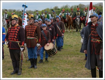 Kiképzés és hadijáték Komáromban (forrás: 2. Honvéd Zászlóalj)