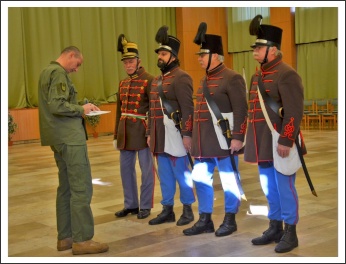 Gyalogság és tüzérség alaki és küllemi minősítő vizsgája, elméleti és fegyverkezelési vizsgája (fotó: Berlinger Dorottya)