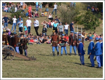 Ismét dörögtek az ágyúk a Mészeg-hegy lábánál (fotó: Berlingerné Kiss Orsolya)