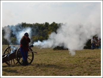 Ismét dörögtek az ágyúk a Mészeg-hegy lábánál (fotó: Berlingerné Kiss Orsolya)