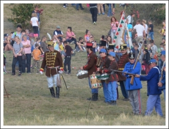 Ismét dörögtek az ágyúk a Mészeg-hegy lábánál (fotó: Berlingerné Kiss Orsolya)